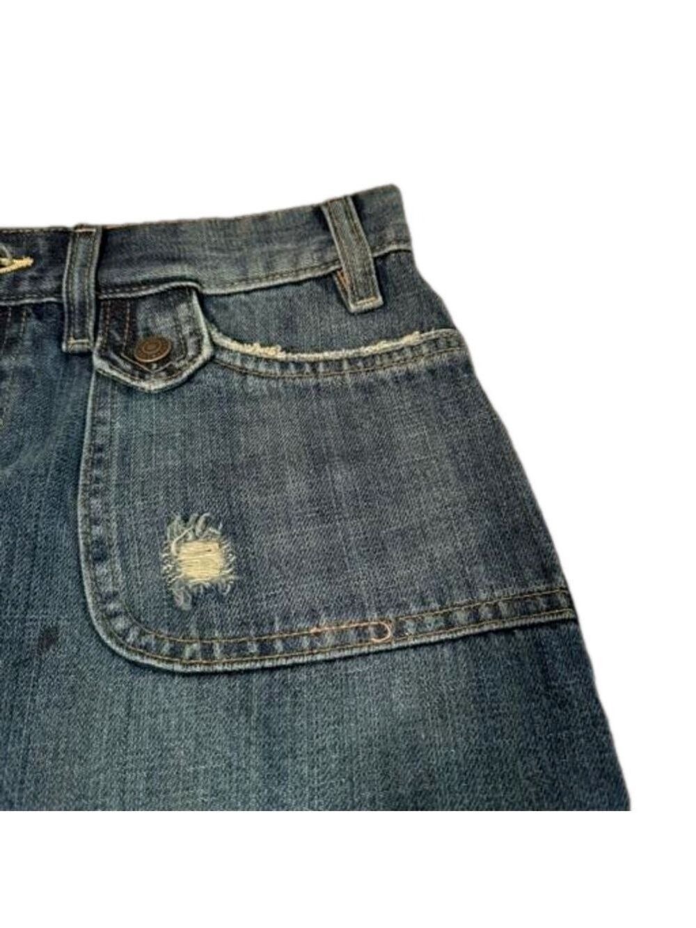 Old Navy Ultra  Distressed
Denim Skirt.
Excellent Condition
Size 2 Vintage - Picture 5 of 10
